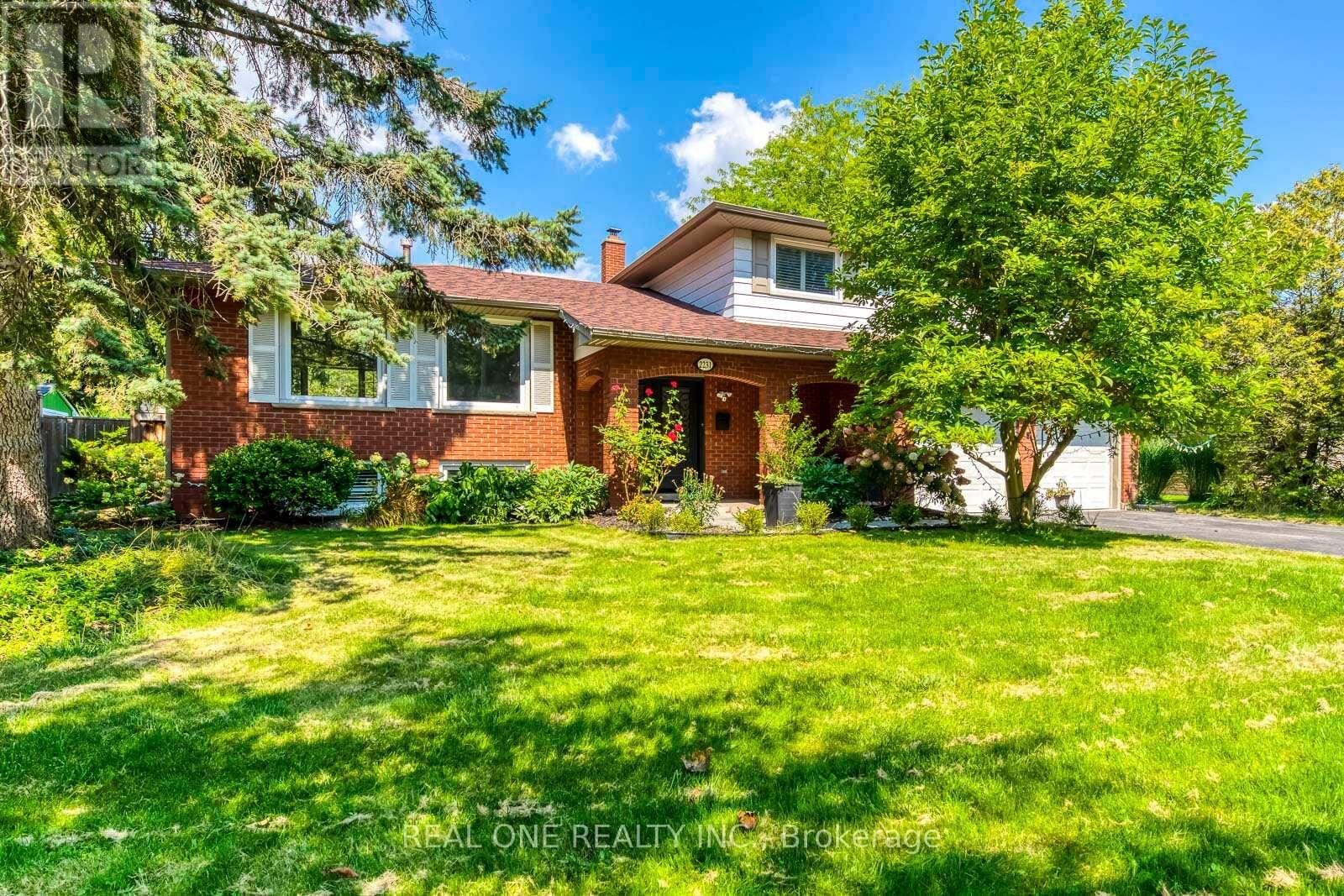 2231 All Saints Crescent, Oakville (FD Ford)