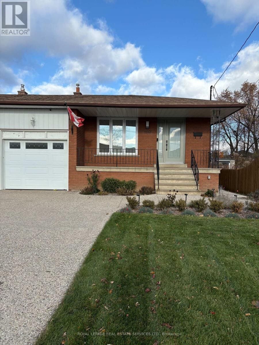 1189 Alexandra Avenue, Mississauga (Lakeview)