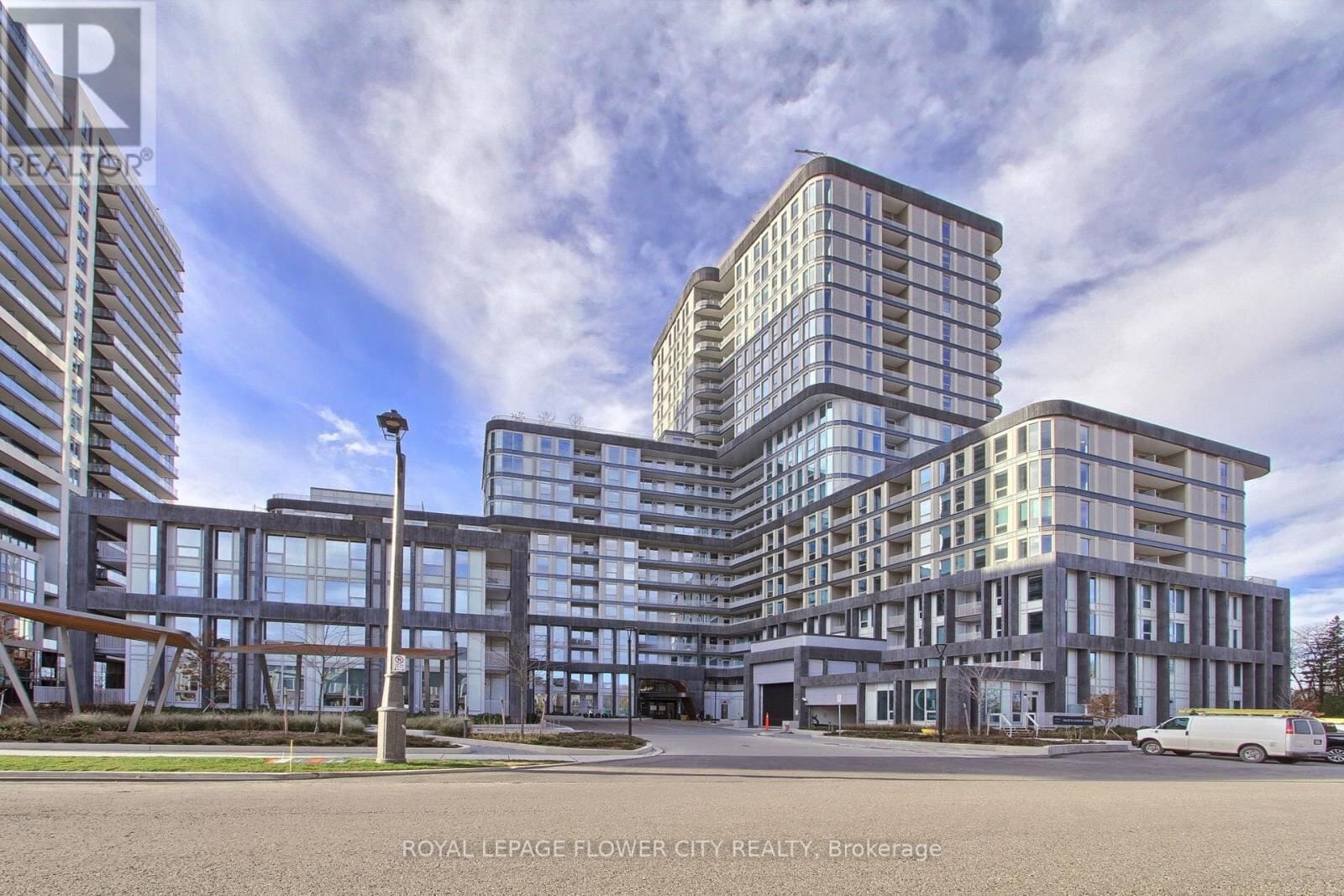 3240 William Coltson Avenue East Unit 1808, Oakville (JM Joshua Meadows)