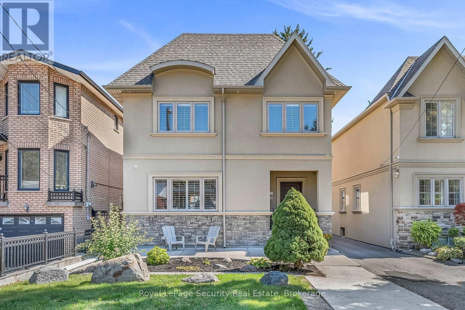 7 Avalon Avenue, Toronto (Rockcliffe-Smythe)