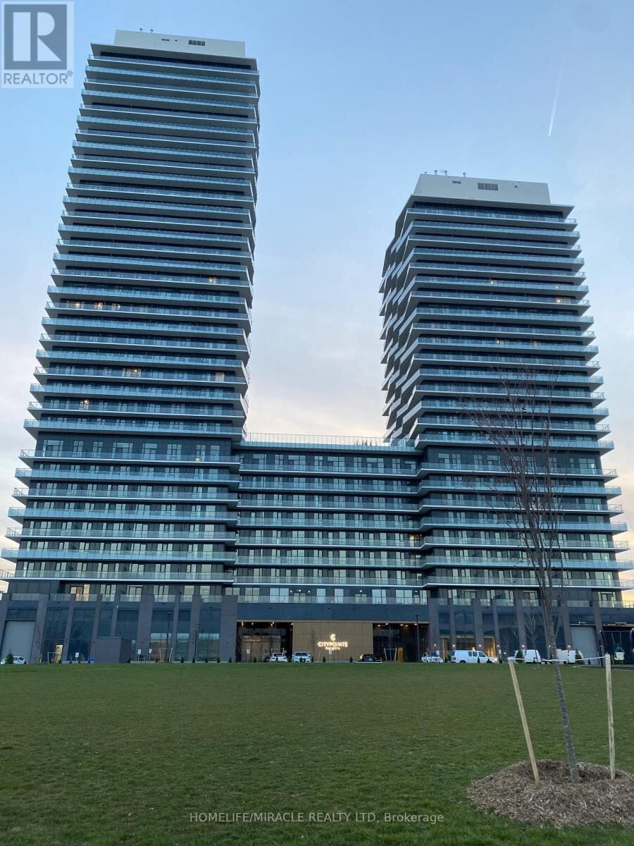 15 Skyridge Drive Unit 513, Brampton (Bram East)