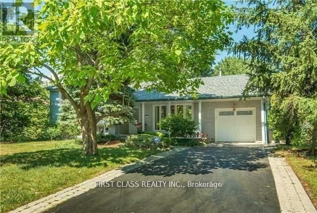 1085 Pearson Drive, Oakville (CP College Park)