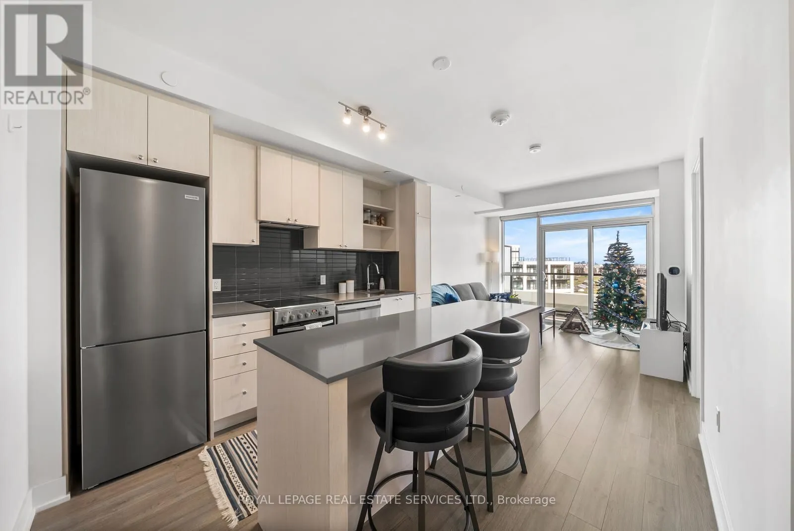 50 George Butchart Drive Unit 812, Toronto (Downsview-Roding-CFB)