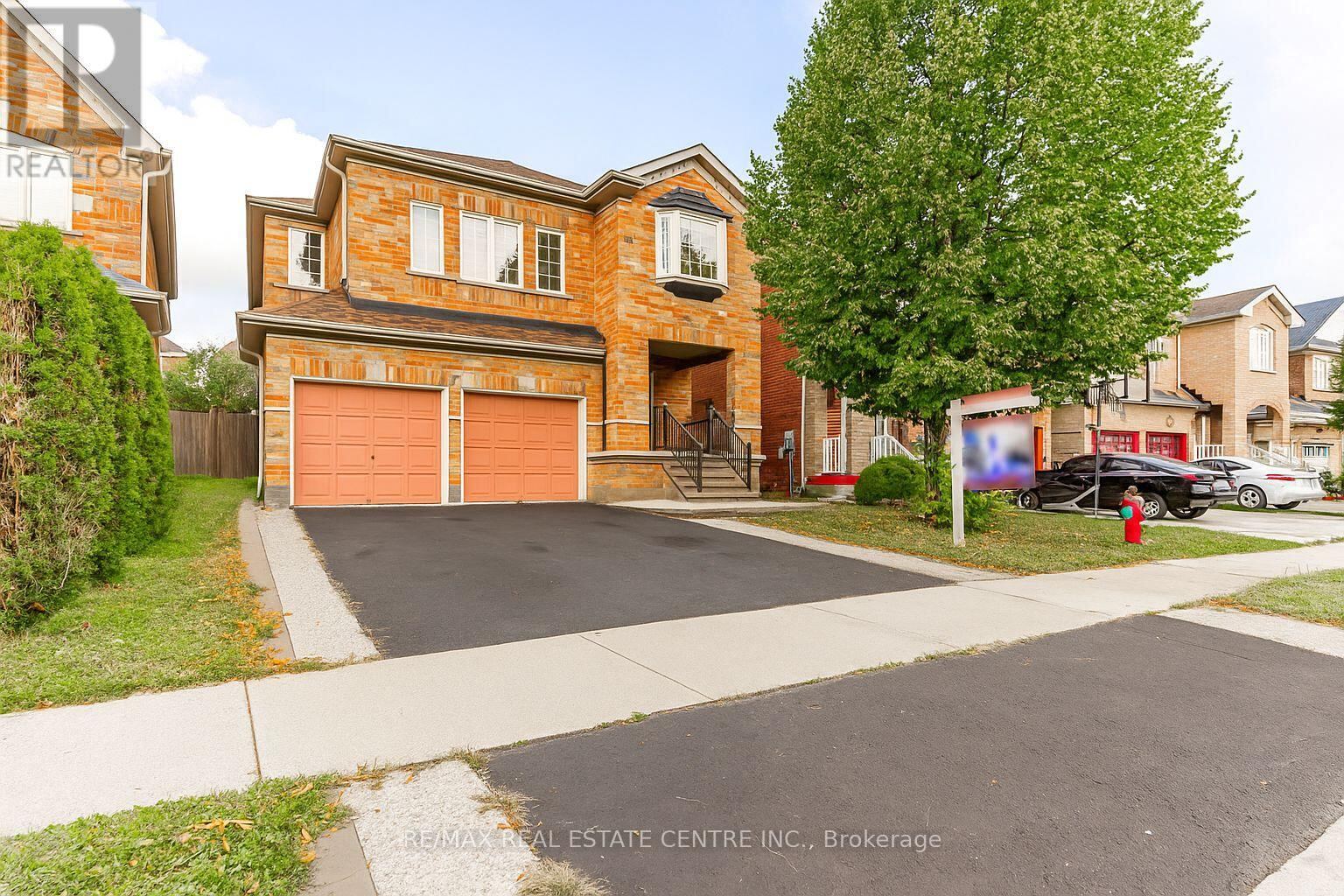 107 Crown Victoria Drive, Brampton (Fletcher’s Meadow)