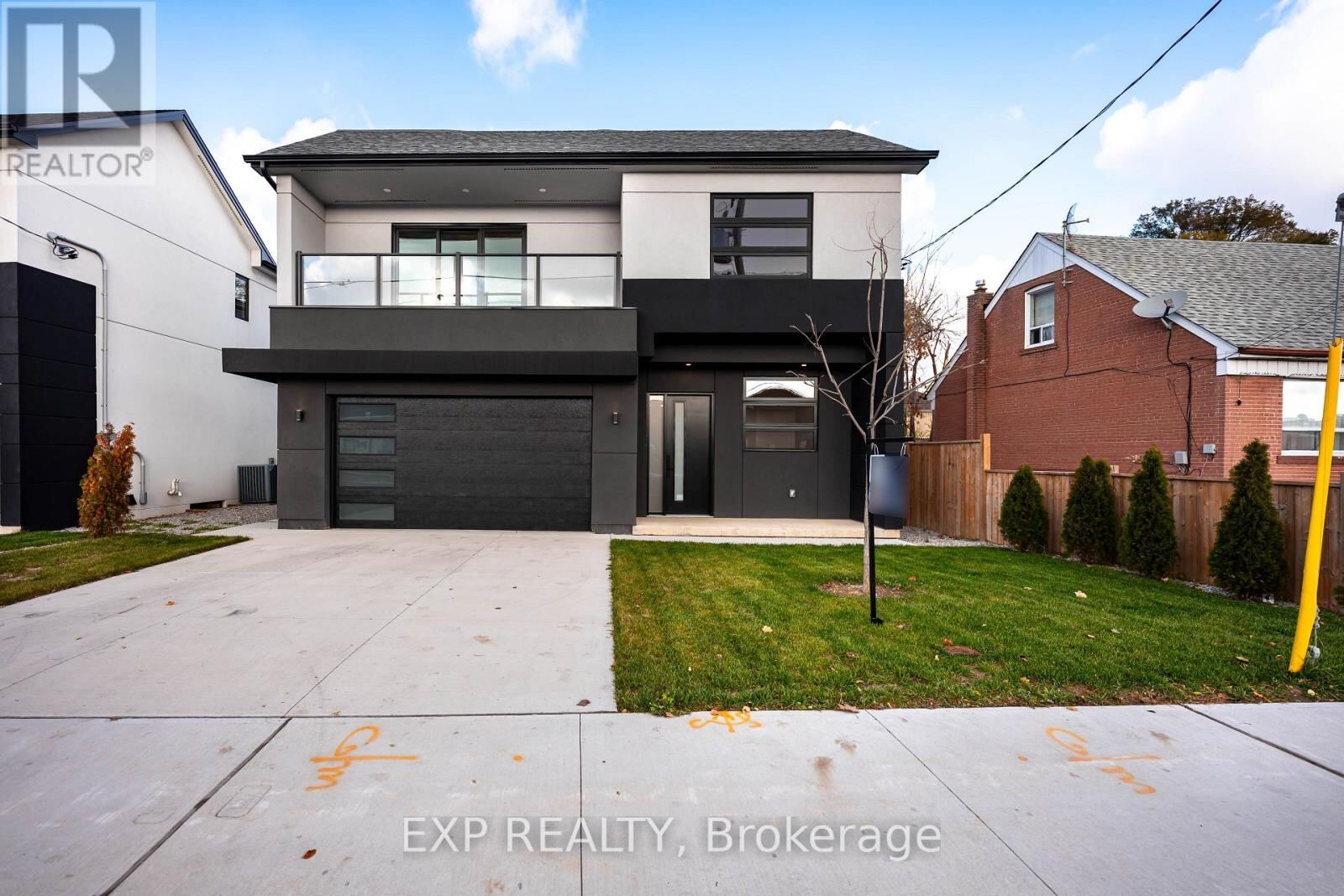 14 Walsh Avenue, Toronto (Humberlea-Pelmo Park)