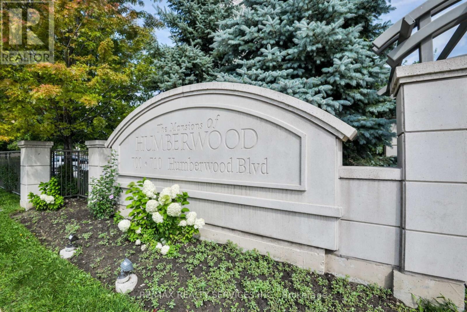 710 Humberwood Boulevard Unit 104, Toronto (West Humber-Clairville)