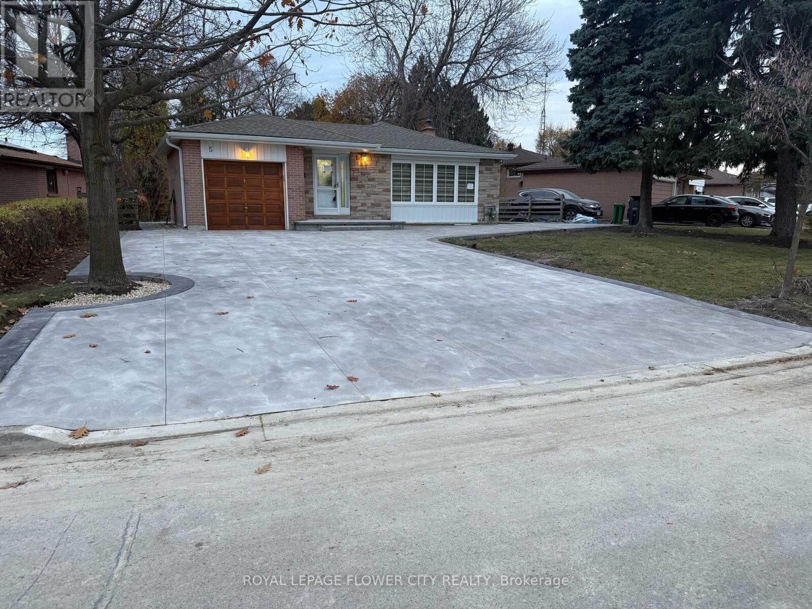 5 Bromley Crescent Northeast, Brampton (Avondale)