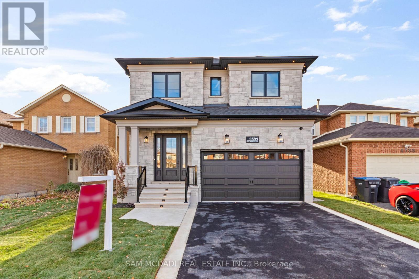 4584 Full Moon Circle, Mississauga (Hurontario)