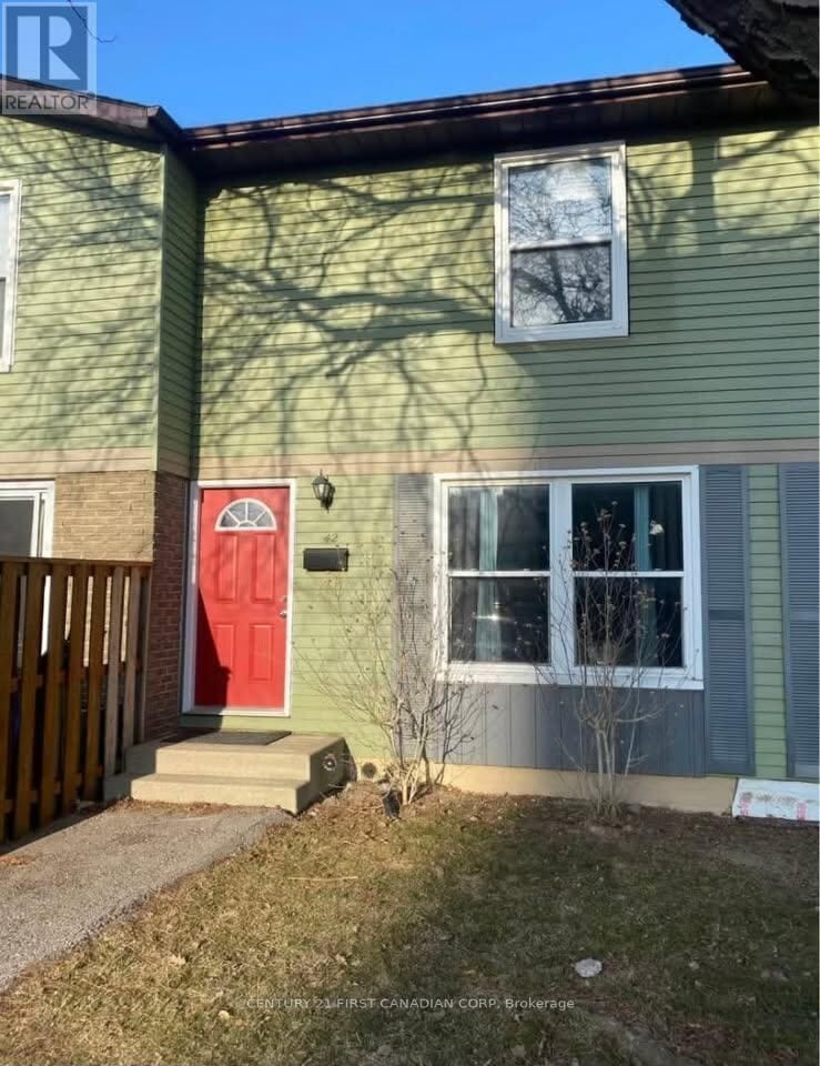70 Fiddlers Green Road Unit 42, London North (North P)