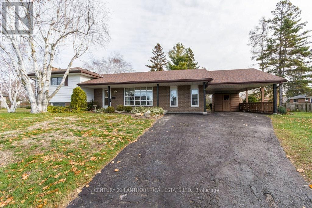 44 Burns Avenue, Quinte West (Sidney Ward)