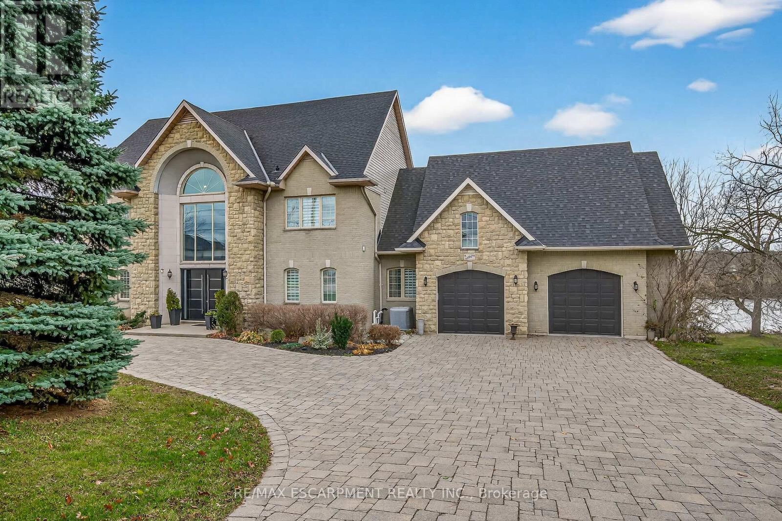 397 Caithness Street East, Haldimand