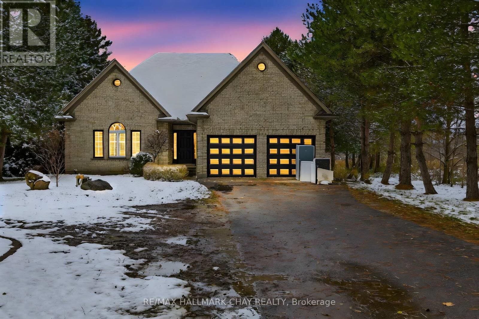 1401 Westdel Bourne Drive, London South (South B)
