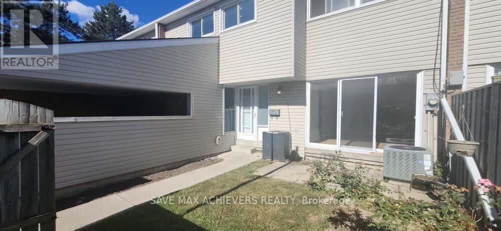 590 Millbank Drive Unit 10, London South (South E)