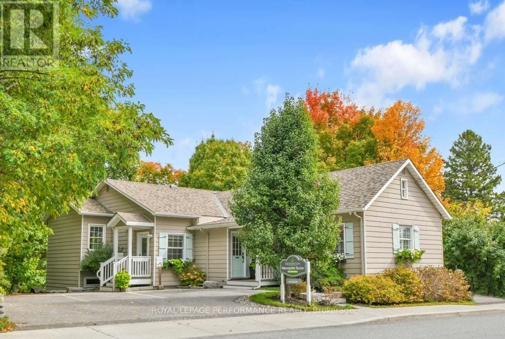 5583 Manotick Main Street, Ottawa