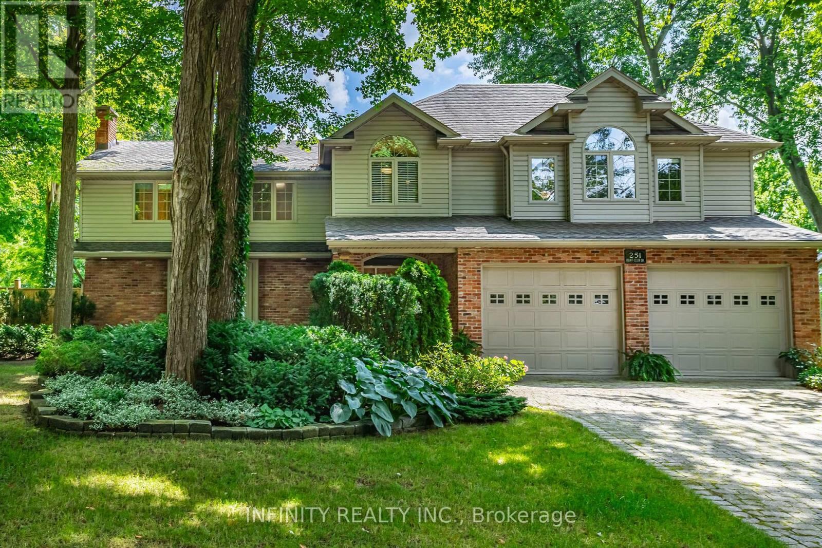 251 Hunt Club Drive, London North (North L)