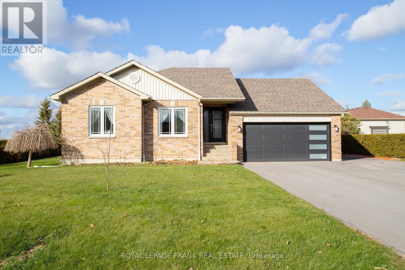 15 Hallett Crescent, Kawartha Lakes (Mariposa)