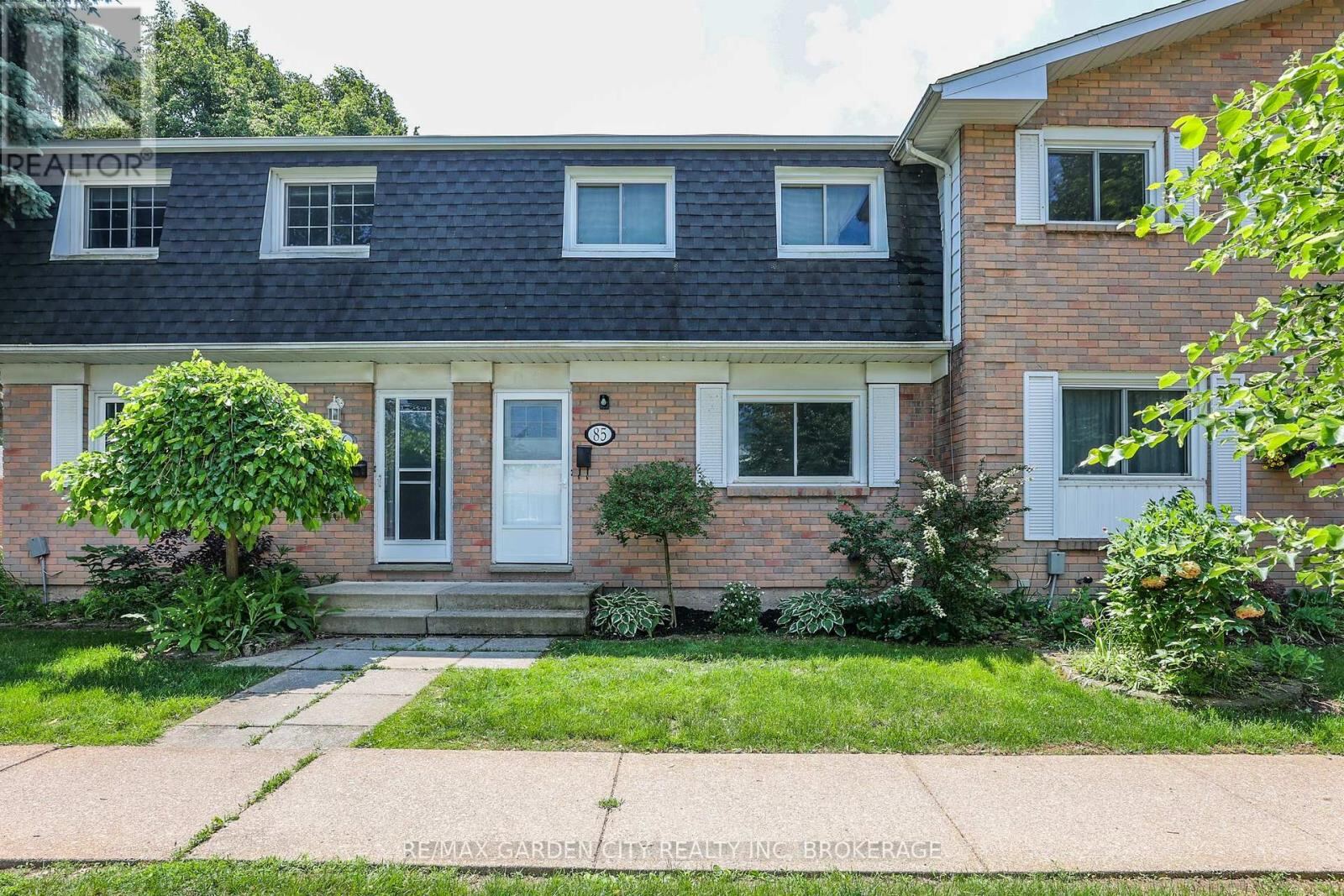185 Denistoun Street West Unit 85, Welland (Broadway)