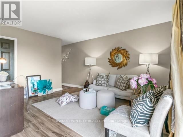 200 Charlton Avenue East Unit 503, Hamilton (Corktown)