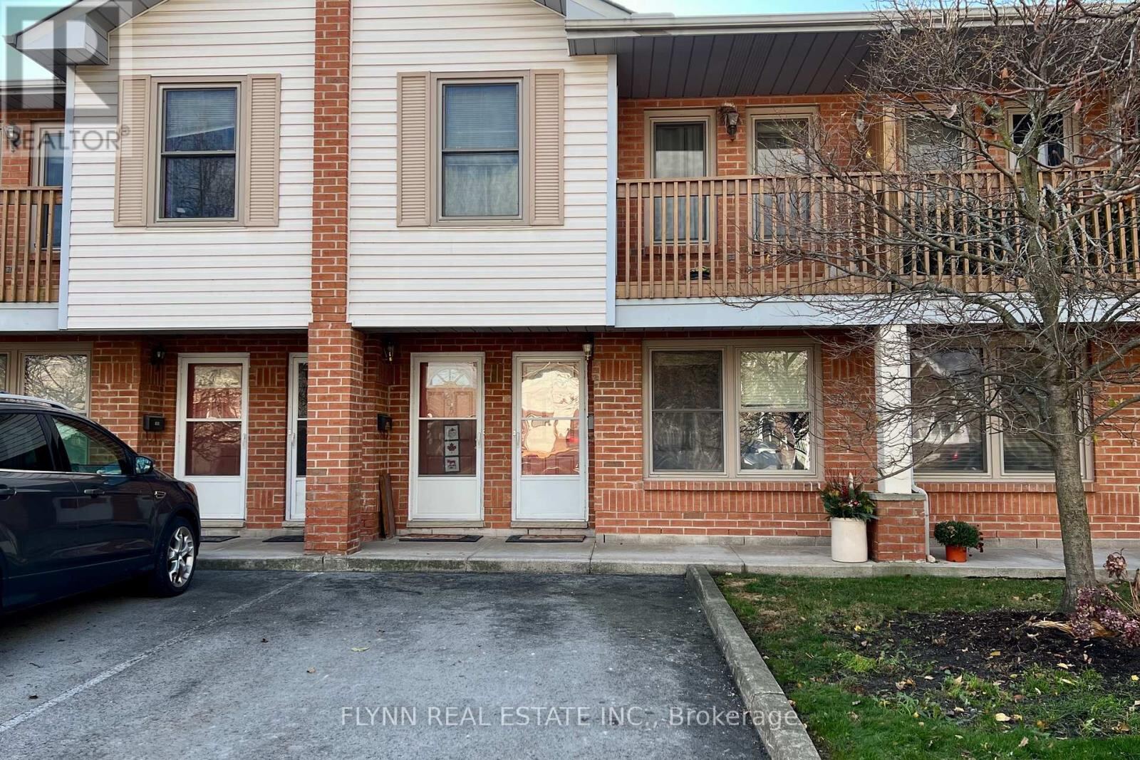 2 Walnut Street Unit 105, St. Catharines (Oakdale)