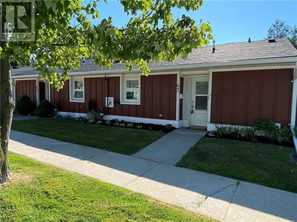 47 SZOLLOSY Circle, Hamilton (Kennedy)