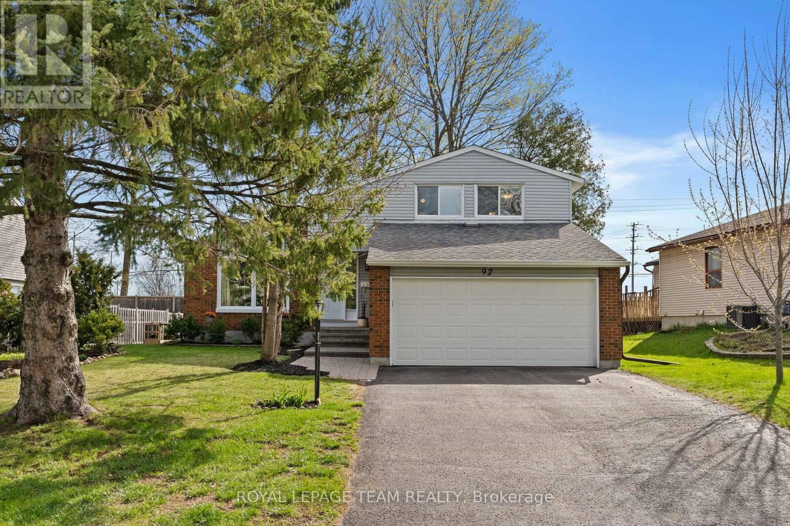 92 Burnetts Grove Circle, Ottawa