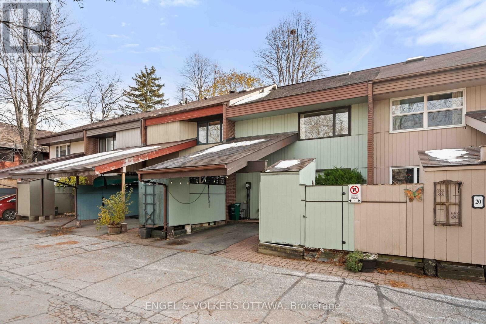 110 Walnut Court Unit 18, Ottawa