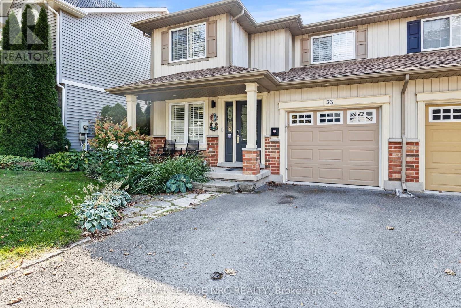 33 BROADWAY Avenue, St. Catharines (Port Weller)