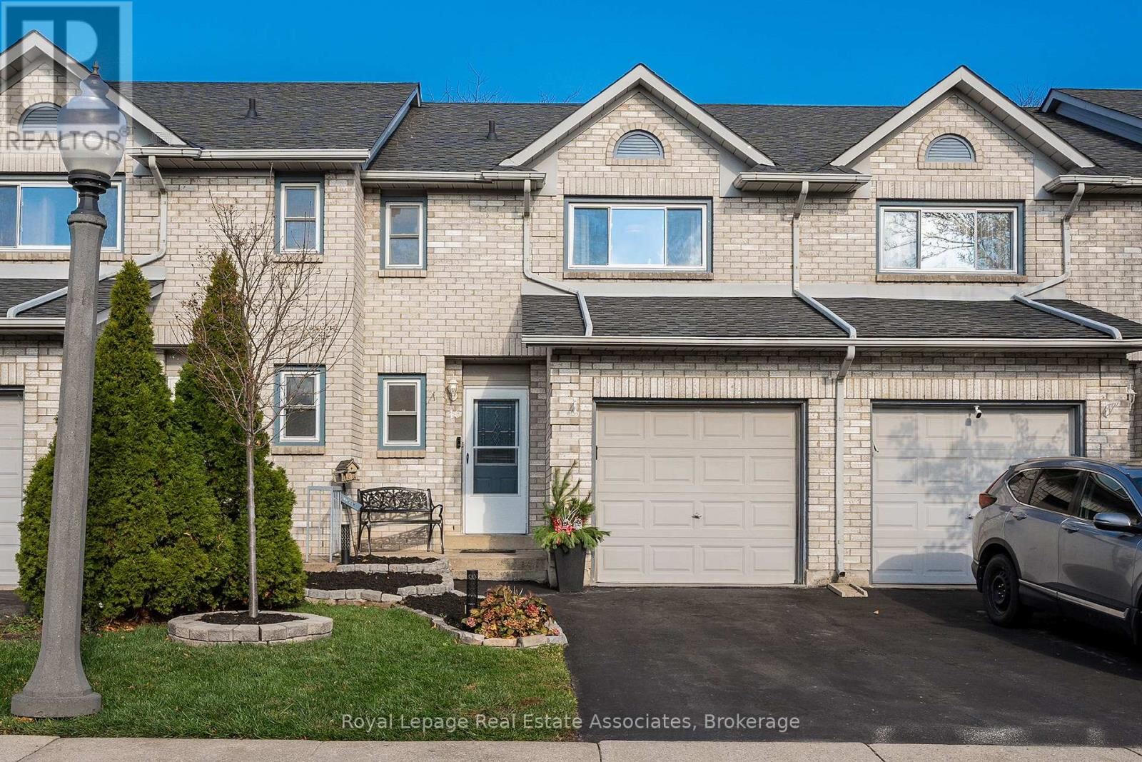 2 Royalwood Court Unit 16, Hamilton (Stoney Creek)