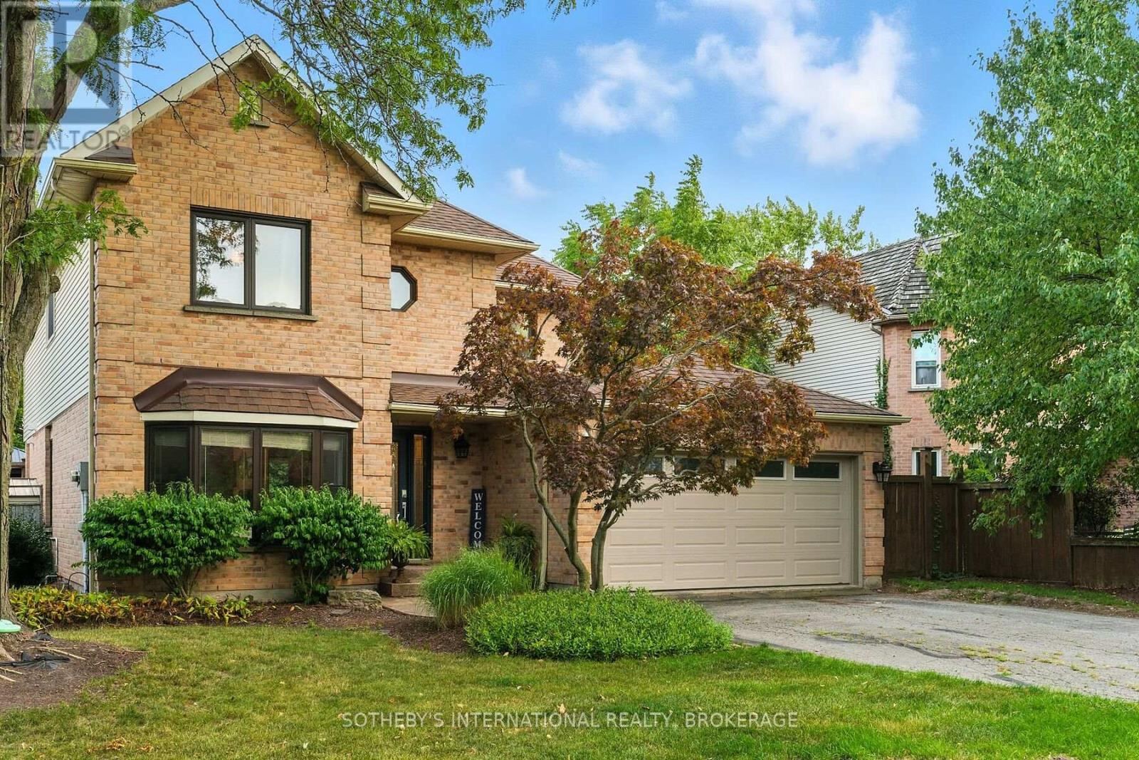32 STERLING Street, St. Catharines (Rykert/Vansickle)