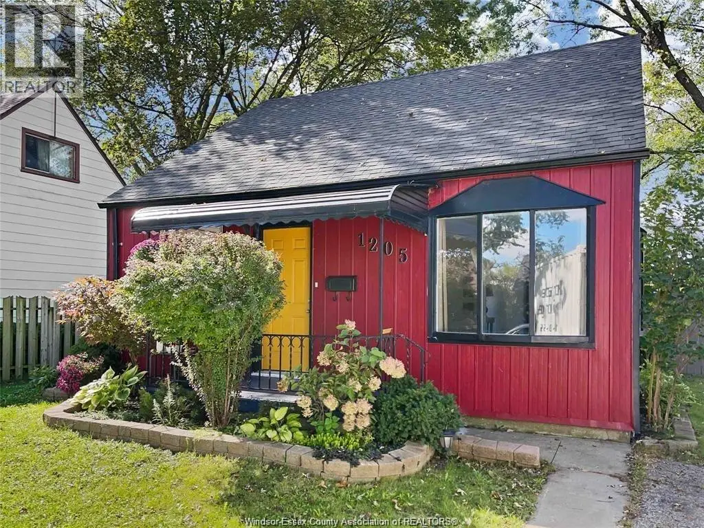 1205 OAK Avenue, Windsor