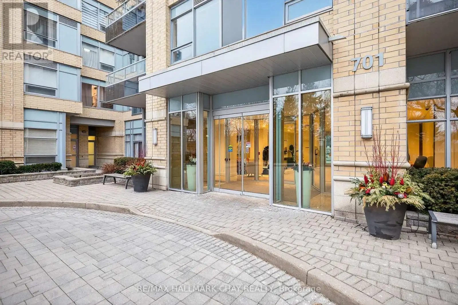 701 Sheppard Avenue West Unit 108, Toronto (Clanton Park)