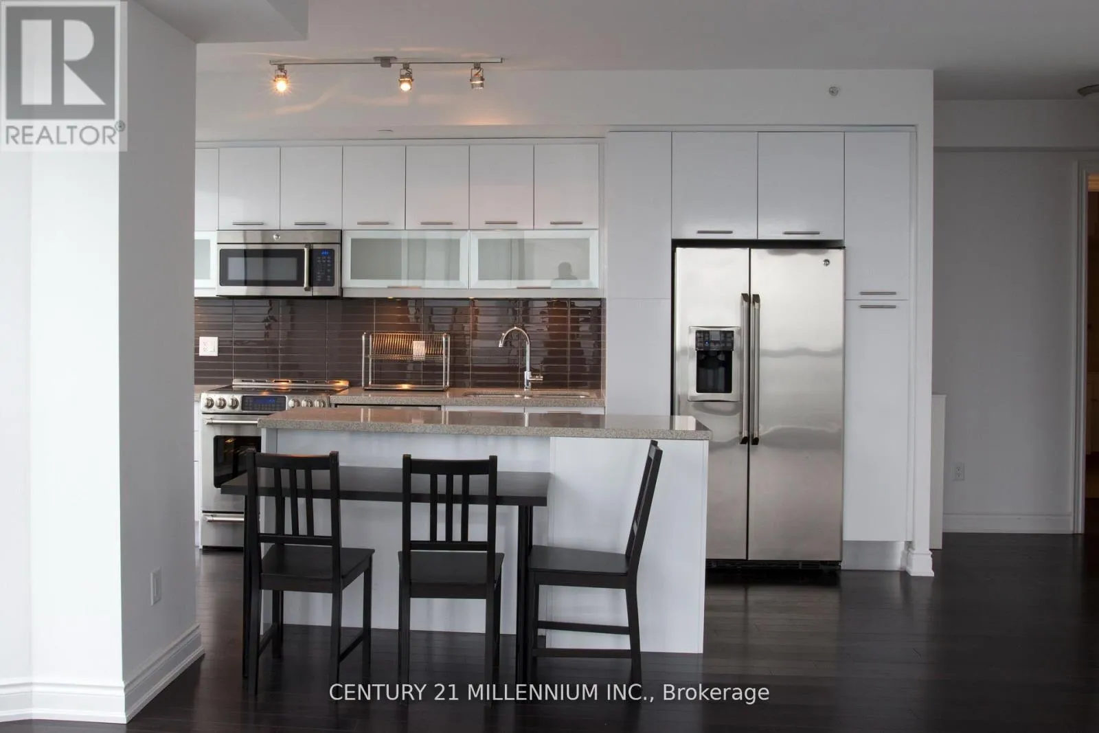 388 Yonge Street Unit 7002, Toronto (Bay Street Corridor)