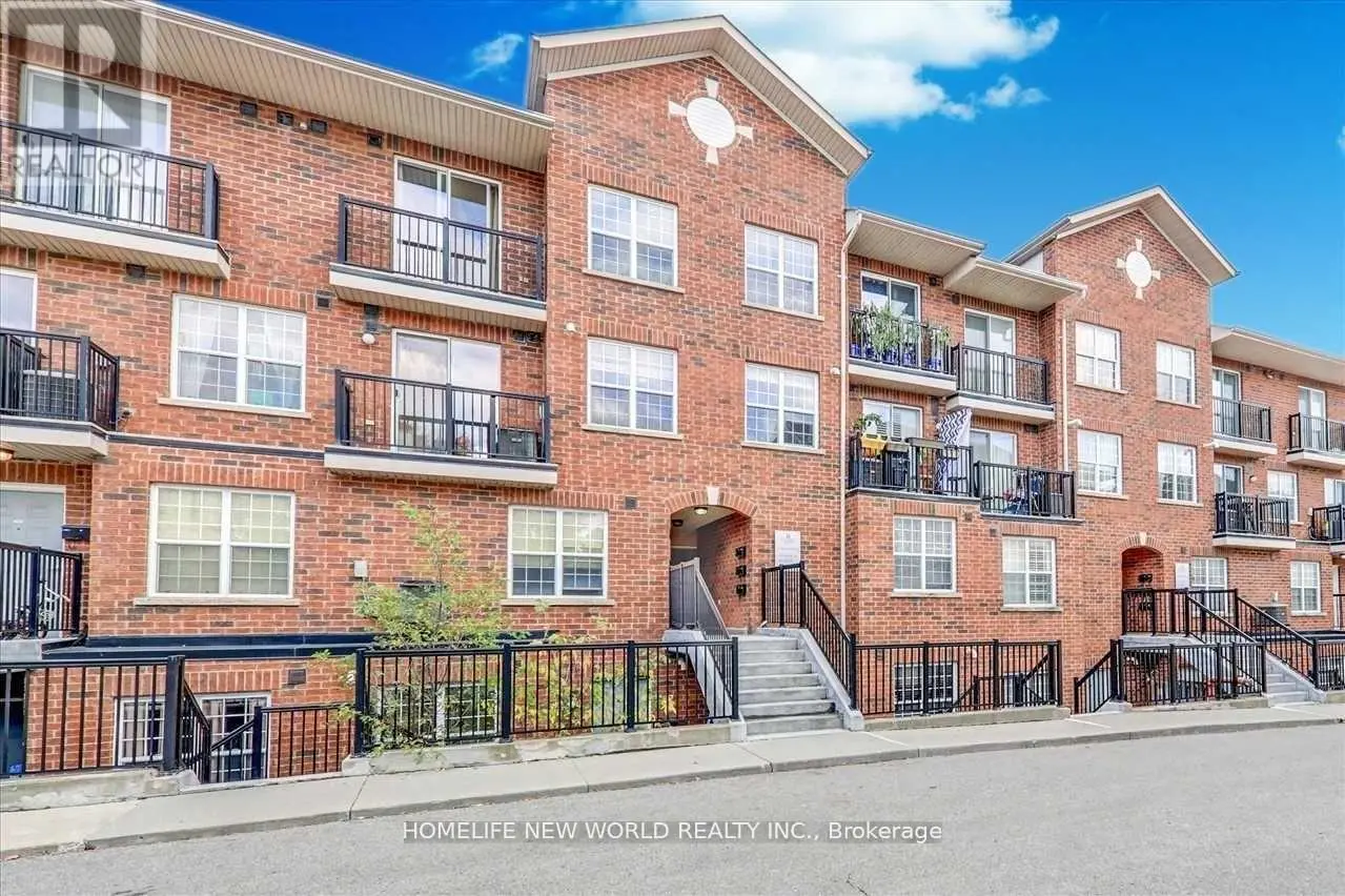35 Strangford Lane Unit 204, Toronto (Clairlea-Birchmount)
