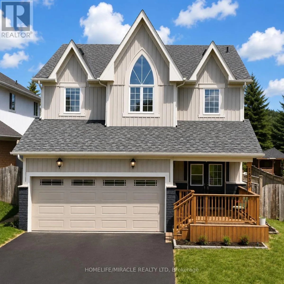 1033 Grandview Street North, Oshawa (Pinecrest)