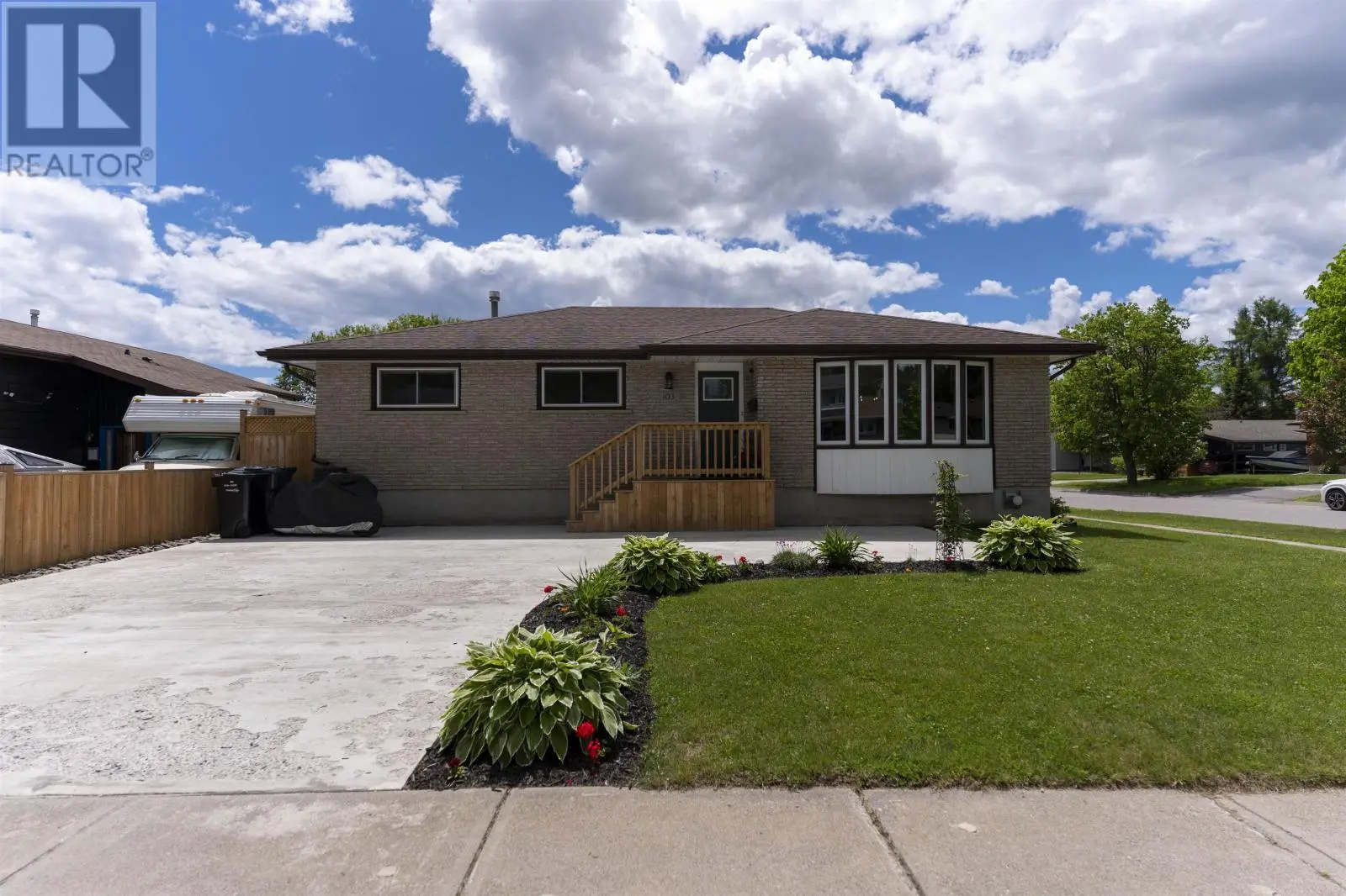 4 Bedroom Single Family in Thunder Bay