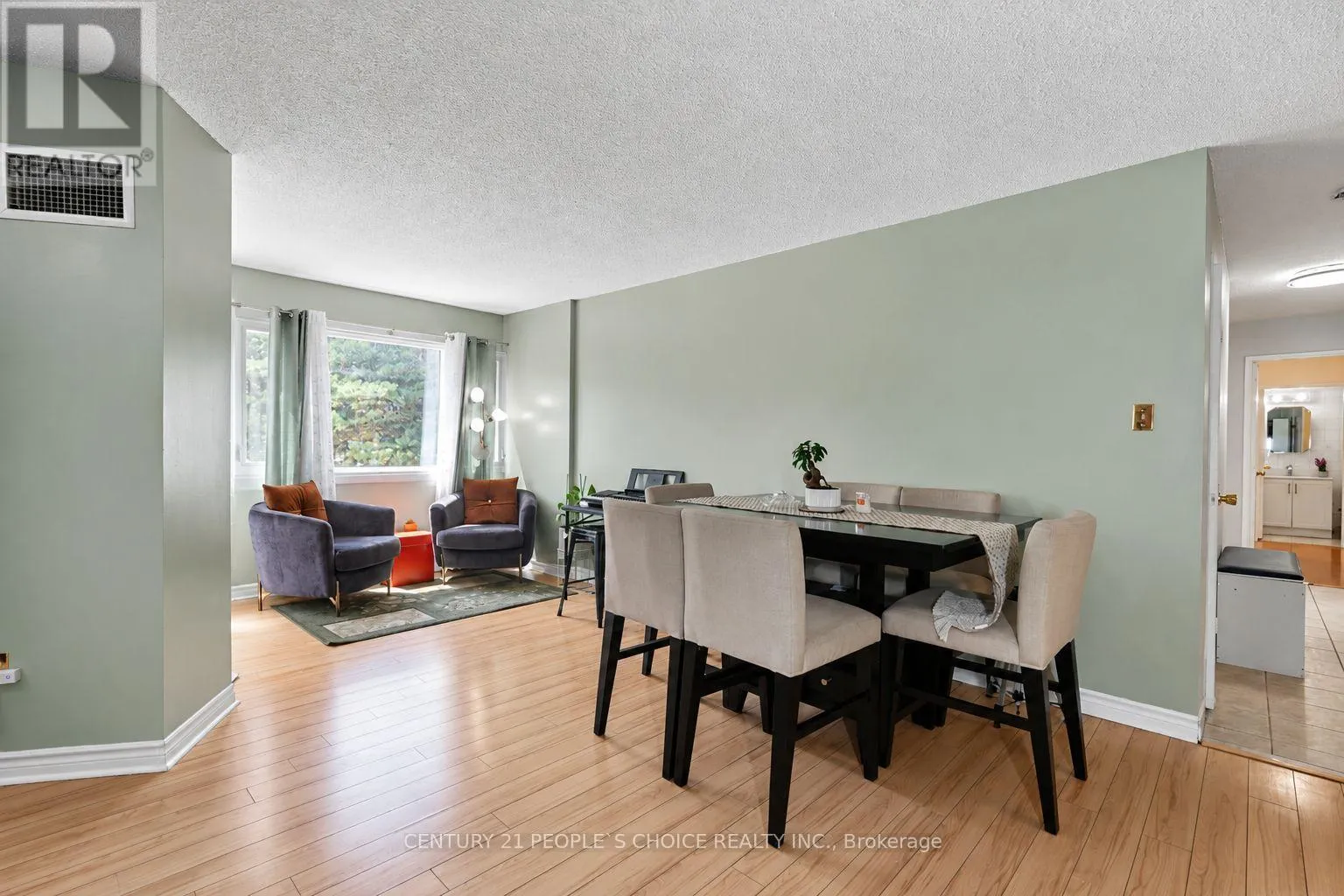 1580 Mississauga Valley Boulevard Unit 207, Mississauga (Mississauga Valleys)