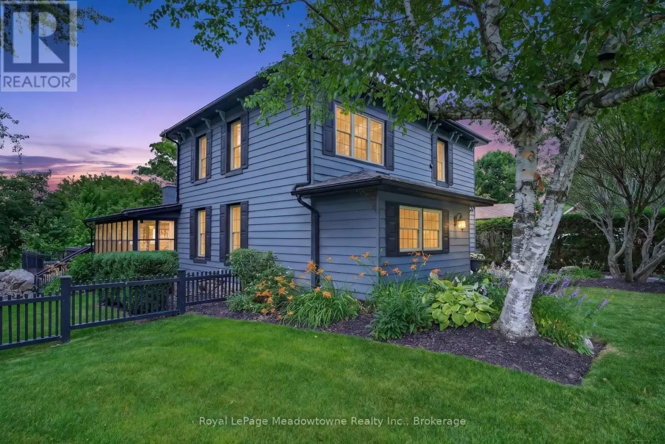 53 CAMPBELL Avenue East, Milton (Campbellville)