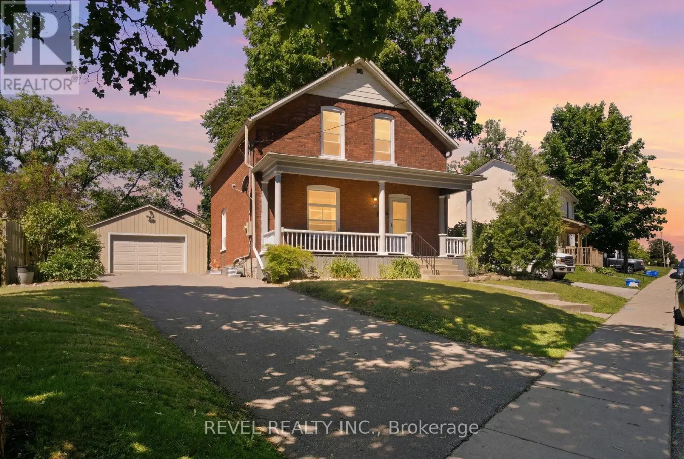 73 Grand River Street South, Brant (Paris)
