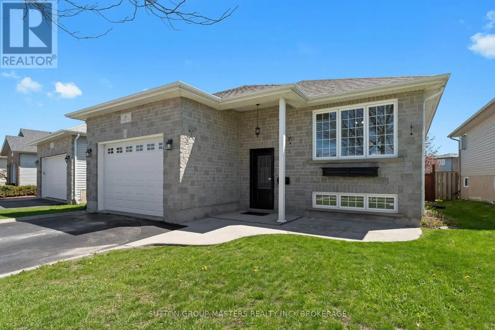 186 Kildare Avenue, Loyalist (Amherstview)