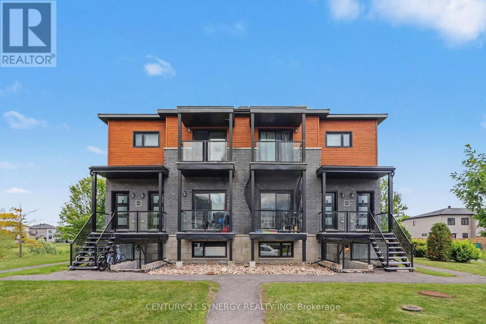 251 Capri Avenue Unit 4, Russell